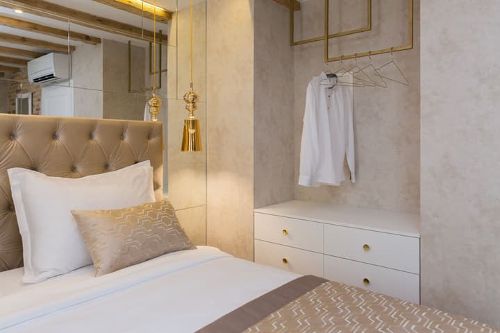 Le Premier Luxury Rooms - Exclusive Self-Serviced Residence