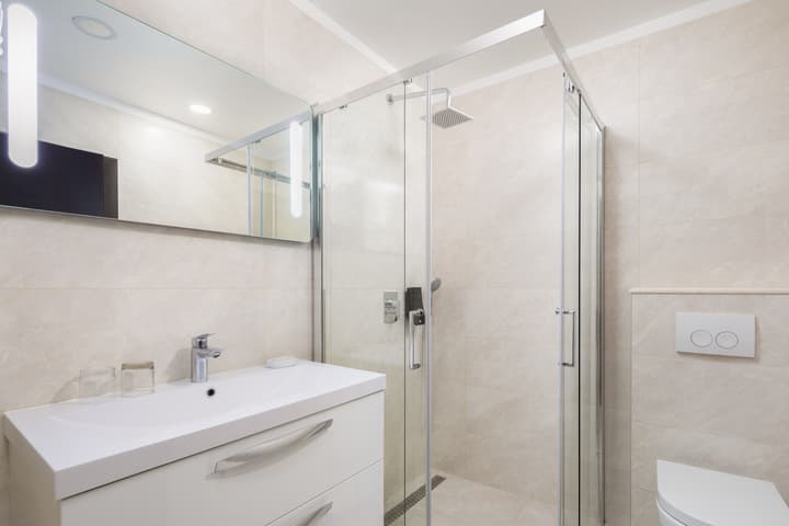 Le Premier Luxury Rooms - Exclusive Self-Serviced Residence