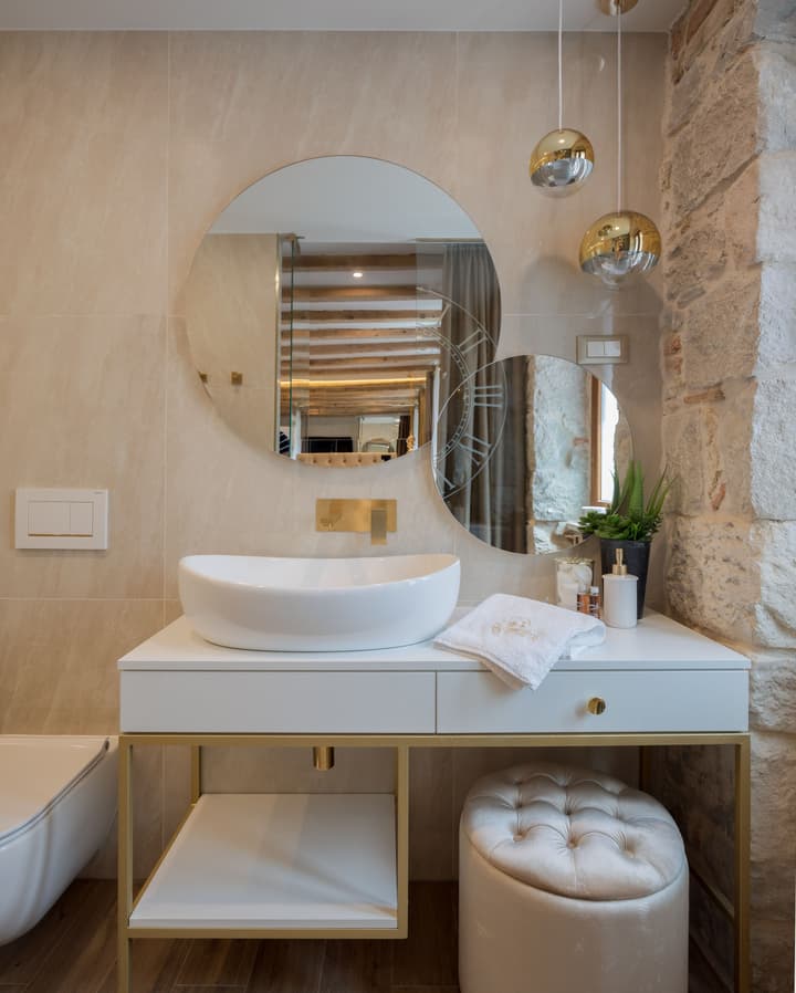 Le Premier Luxury Rooms - Exclusive Self-Serviced Residence