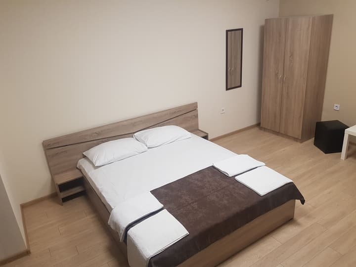 Twain Apart & Rooms