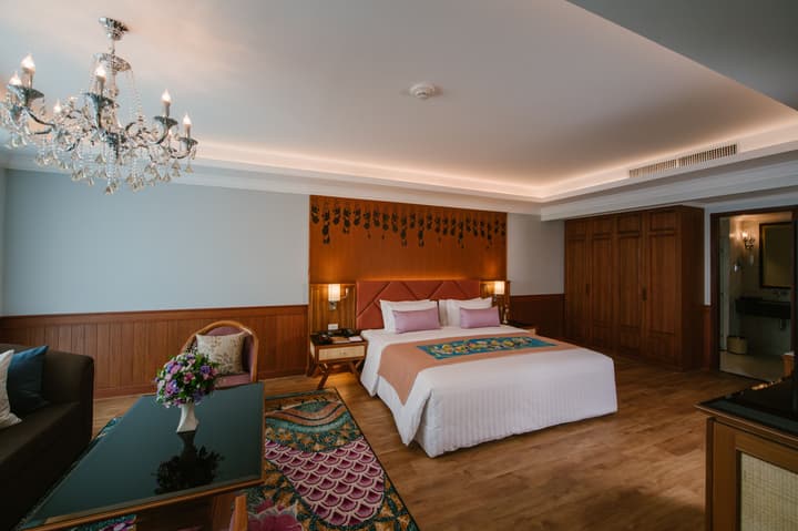 Empress Premier Hotel