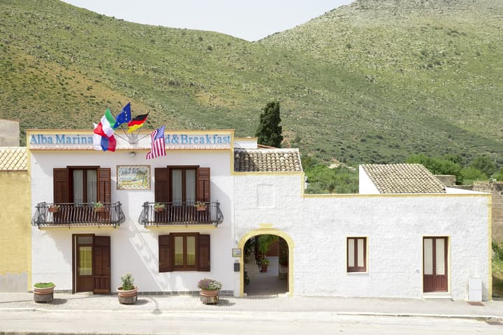 Alba Marina Bed & Breakfast