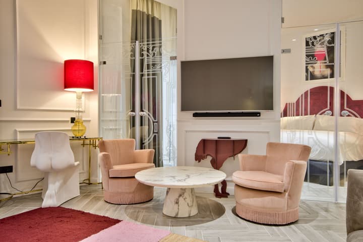 HOLM Boutique &Spa - IK Collection