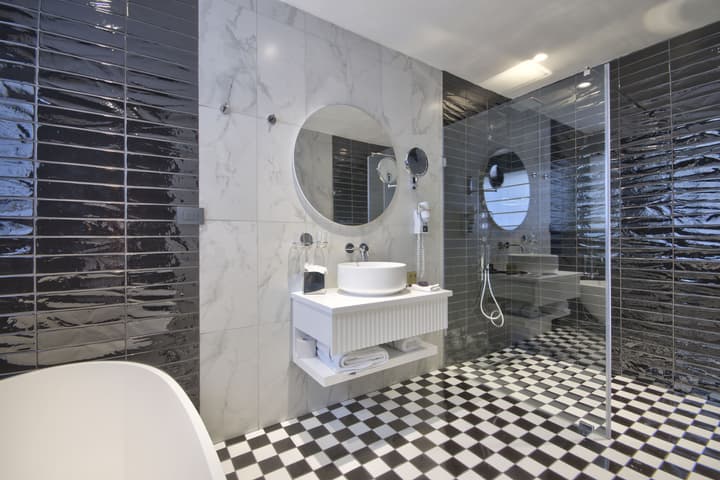 HOLM Boutique &Spa - IK Collection