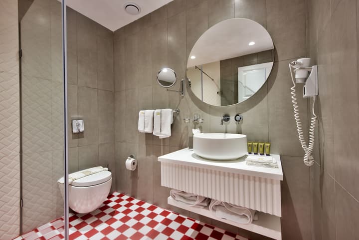 HOLM Boutique &Spa - IK Collection