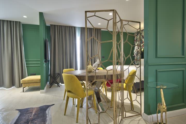 HOLM Boutique &Spa - IK Collection