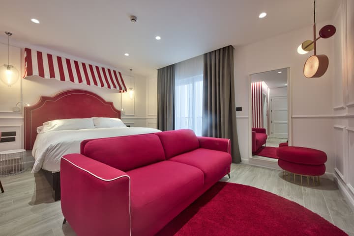 HOLM Boutique &Spa - IK Collection