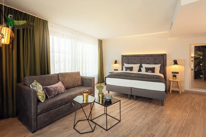 Holiday Inn - the niu, Crusoe Bremen Airport by IHG