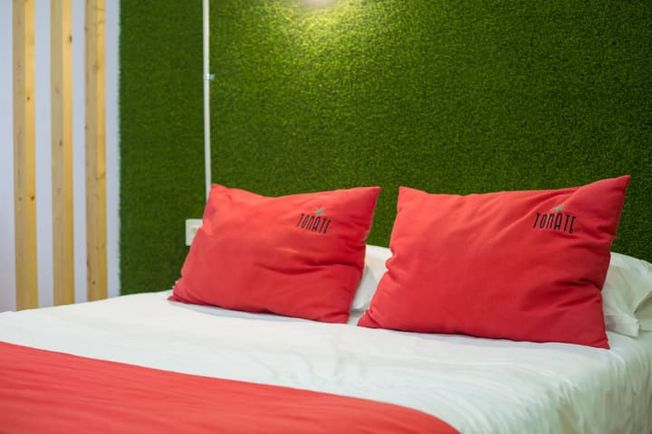 Tomate Rooms
