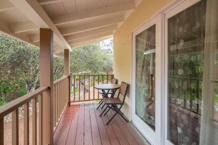 Vendange Carmel Inn & Suites