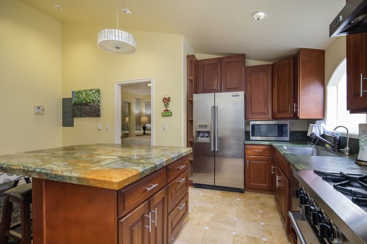 Vendange Carmel Inn & Suites