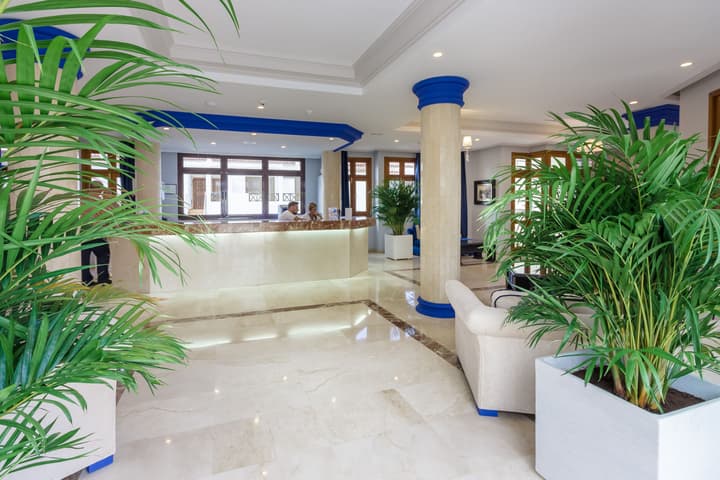 Klayman Olivina Aparthotel