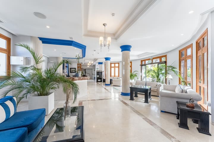 Klayman Olivina Aparthotel