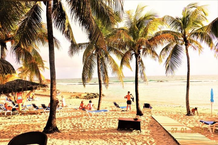 Touba Manga Beach