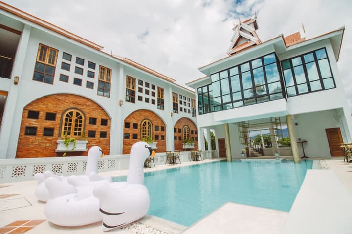 Lanna Oriental Hotel