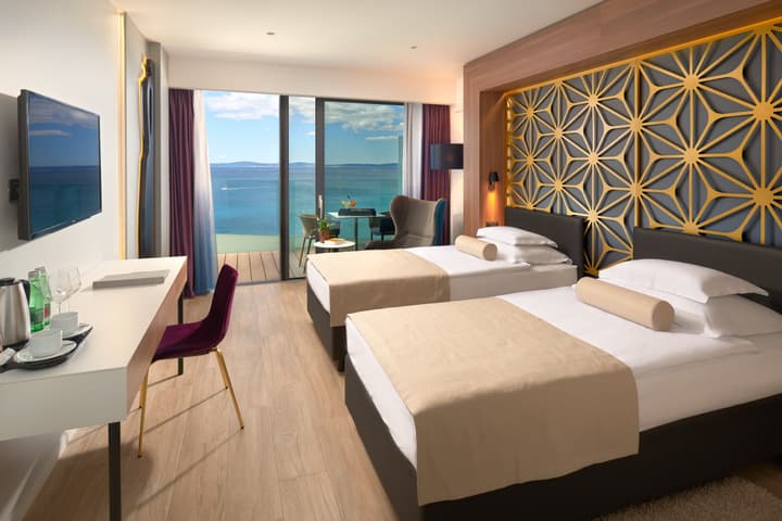 Amphora Hotel