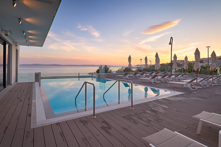 Amphora Hotel