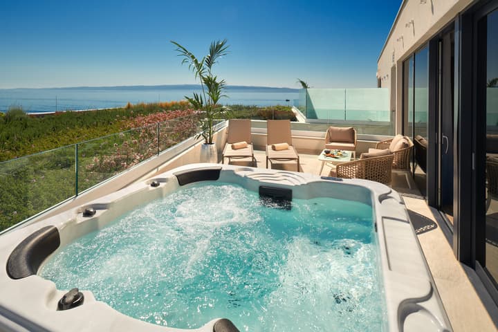 Amphora Hotel