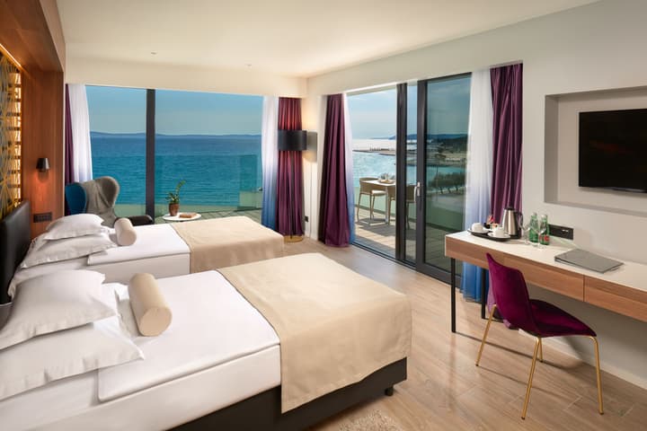 Amphora Hotel