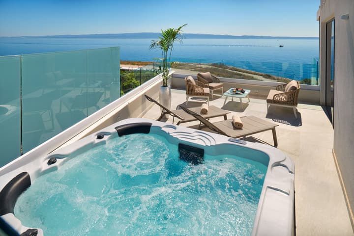 Amphora Hotel