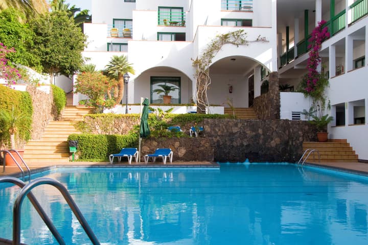 Aparthotel Esquinzo Y Monte Del Mar