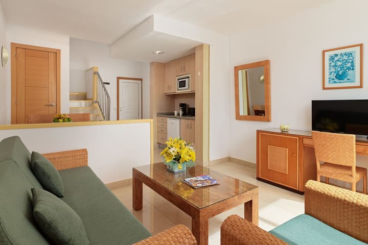 Aparthotel Esquinzo Y Monte Del Mar