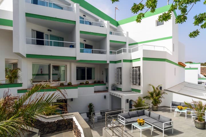 Aparthotel Esquinzo Y Monte Del Mar