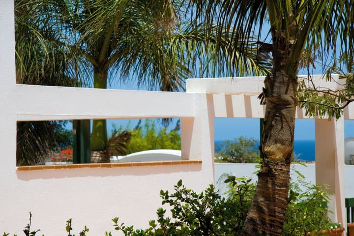 Aparthotel Esquinzo Y Monte Del Mar