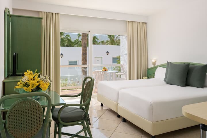 Aparthotel Esquinzo Y Monte Del Mar