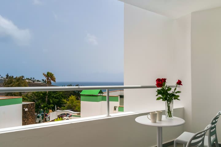 Aparthotel Esquinzo Y Monte Del Mar