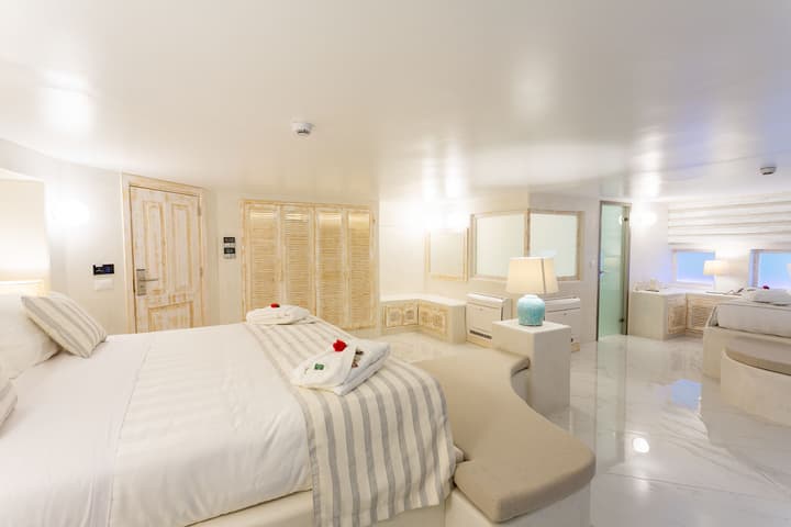 Rhodos Horizon City- Adults only