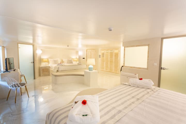 Rhodos Horizon City- Adults only