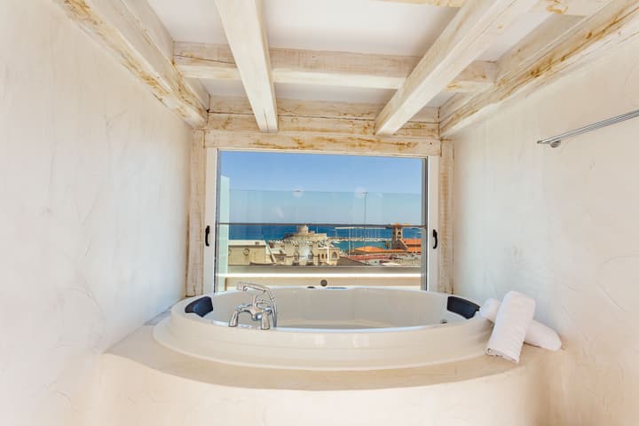 Rhodos Horizon City- Adults only