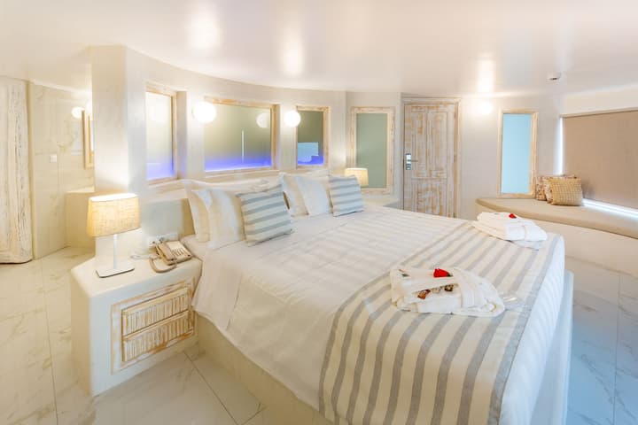 Rhodos Horizon City- Adults only