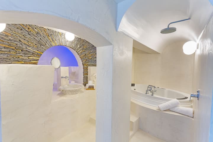 Rhodos Horizon City- Adults only