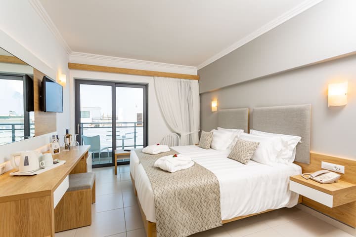 Rhodos Horizon City- Adults only