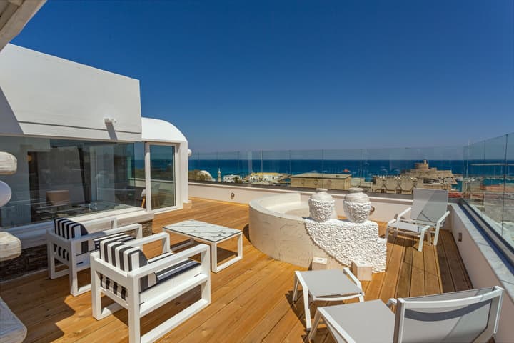 Rhodos Horizon City- Adults only