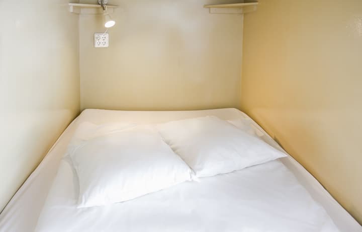 Supernova - Hostel