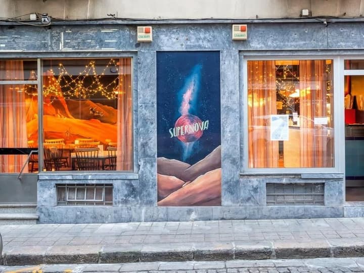 Supernova - Hostel