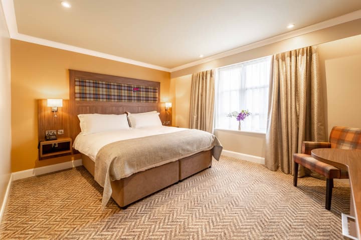 Dillons Hotel