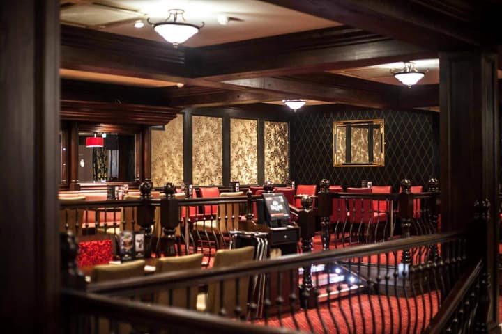 Dillons Hotel