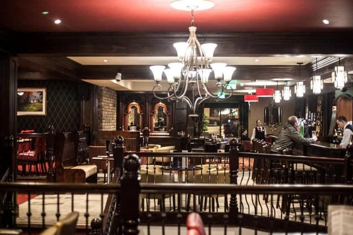 Dillons Hotel