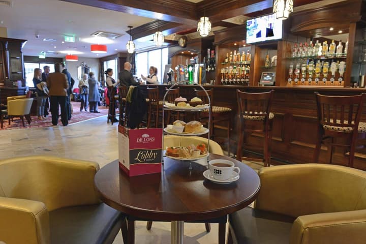 Dillons Hotel