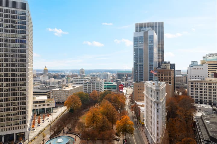 The Candler Hotel Atlanta, Curio Collection by Hilton