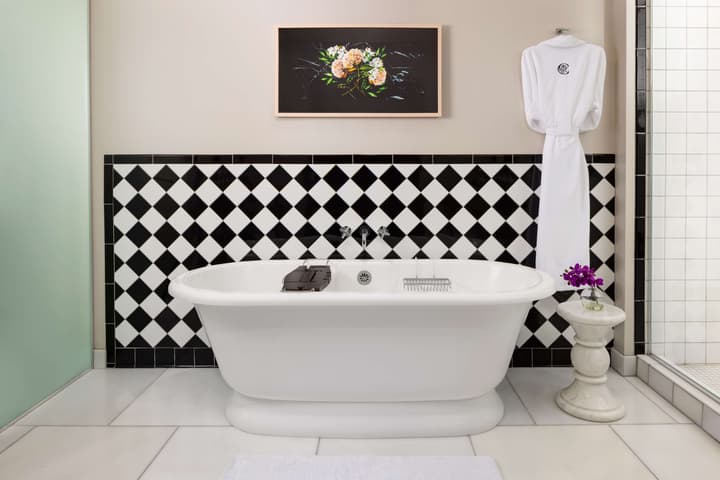 The Candler Hotel Atlanta, Curio Collection by Hilton