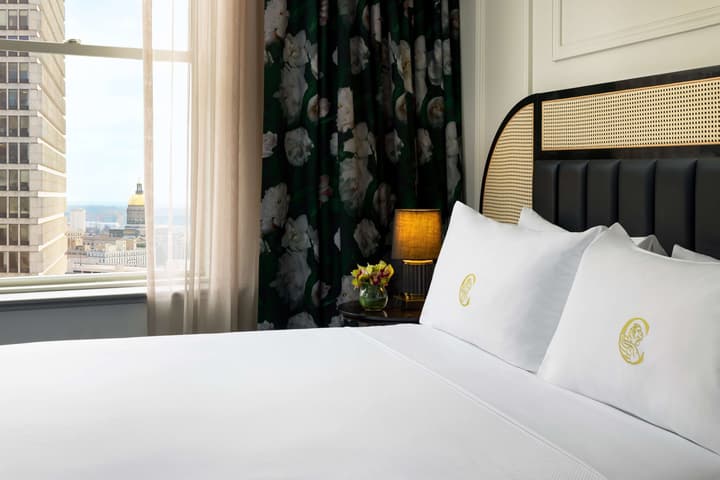 The Candler Hotel Atlanta, Curio Collection by Hilton