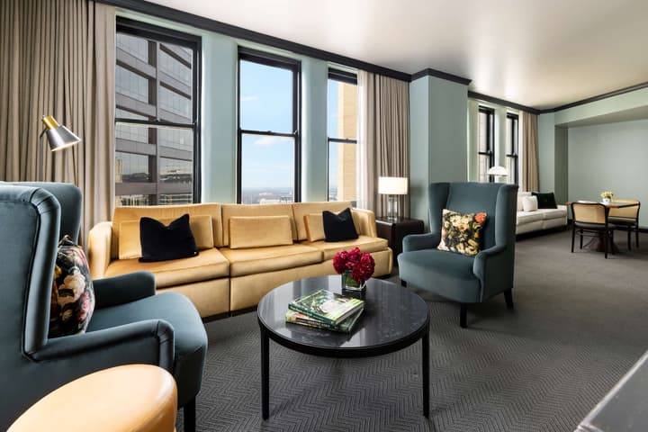 The Candler Hotel Atlanta, Curio Collection by Hilton