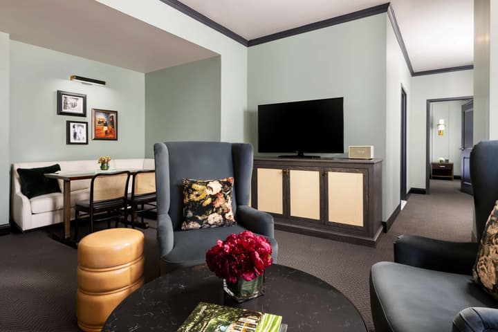 The Candler Hotel Atlanta, Curio Collection by Hilton
