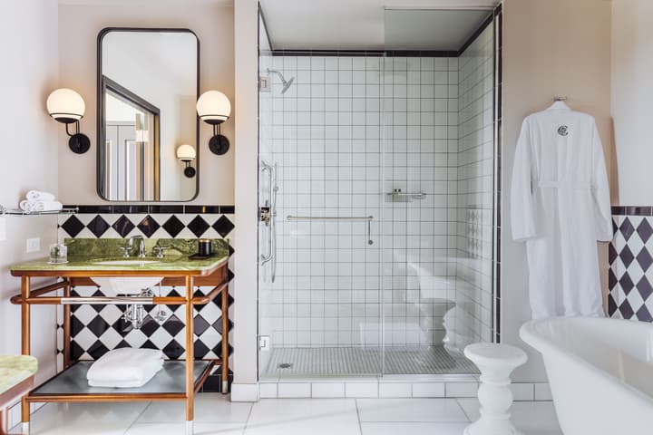 The Candler Hotel Atlanta, Curio Collection by Hilton