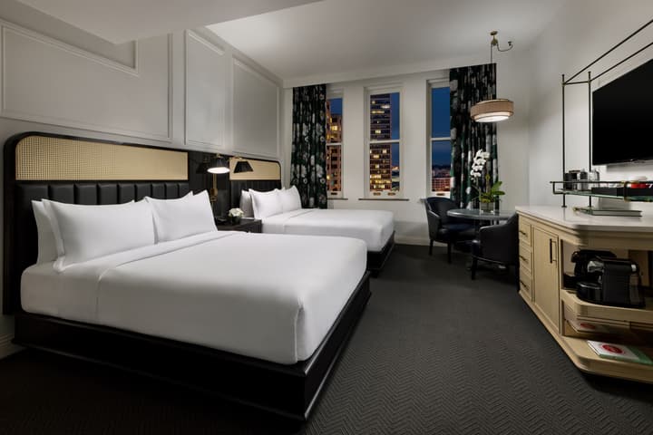 The Candler Hotel Atlanta, Curio Collection by Hilton